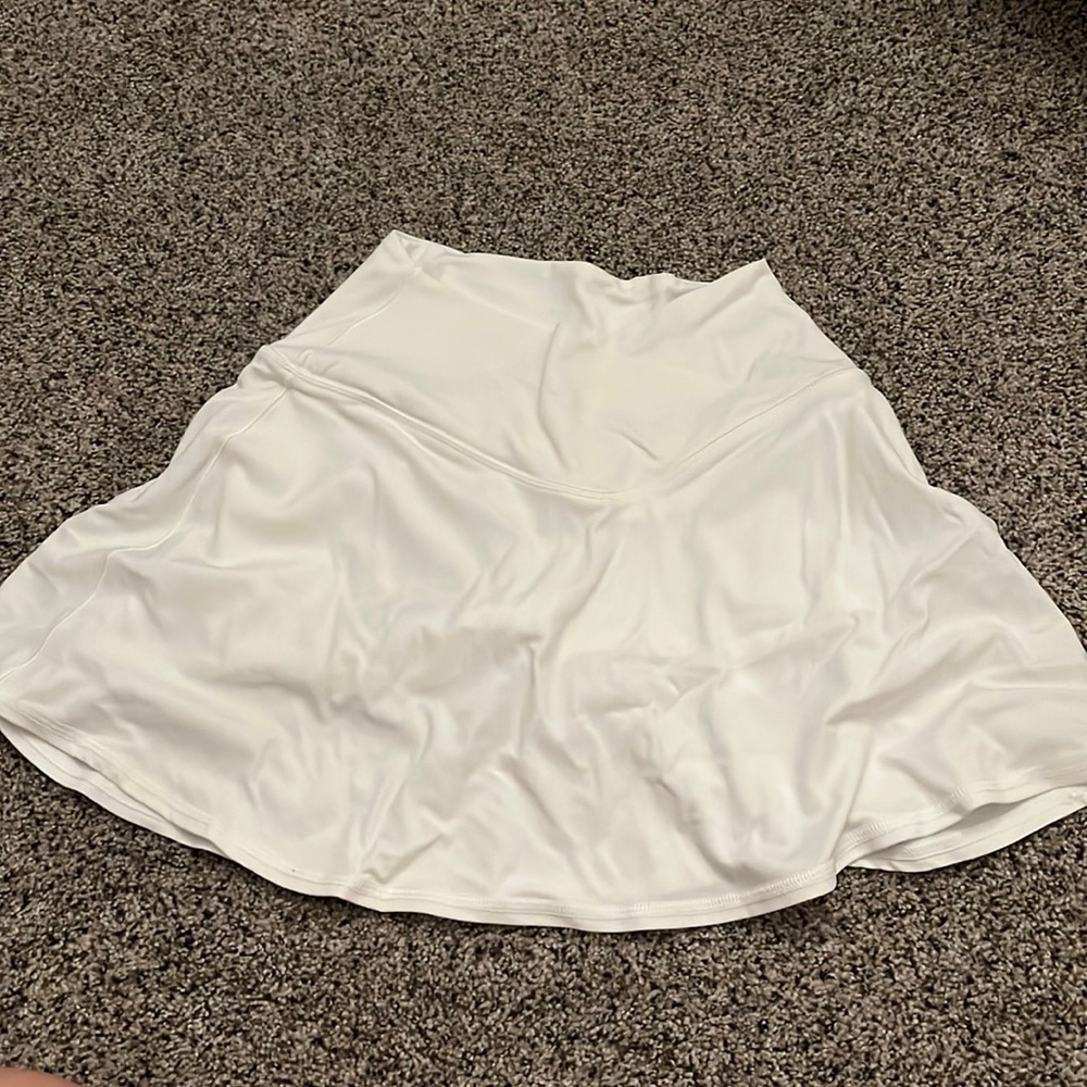 aerie white tennis skirt.